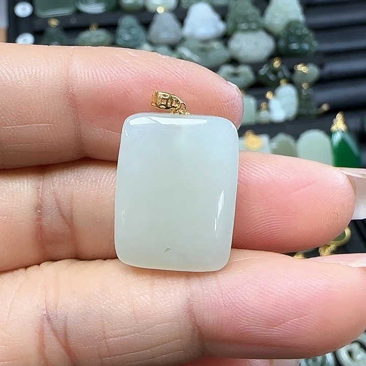 和田玉吊坠(不含链)18K金镶嵌