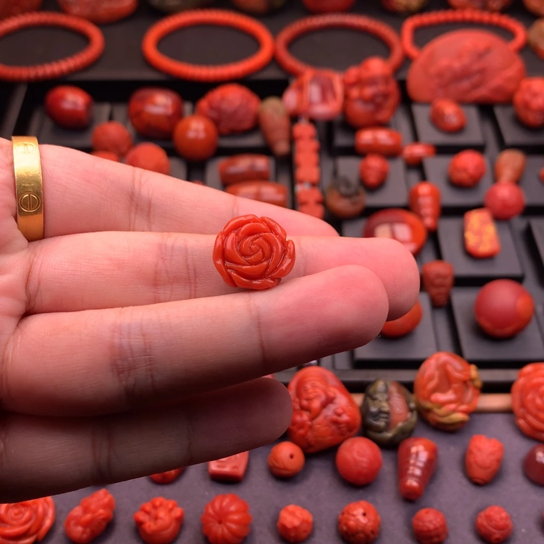 南红玛瑙未镶嵌南红精工雕刻牡丹花15mm+