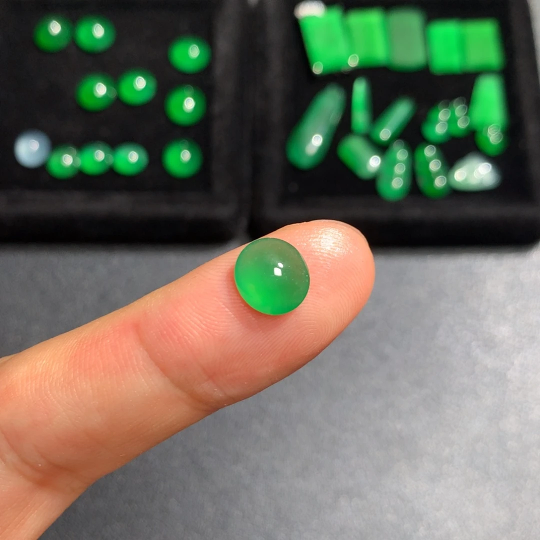 翡翠散珠阳**?裸石蛋面