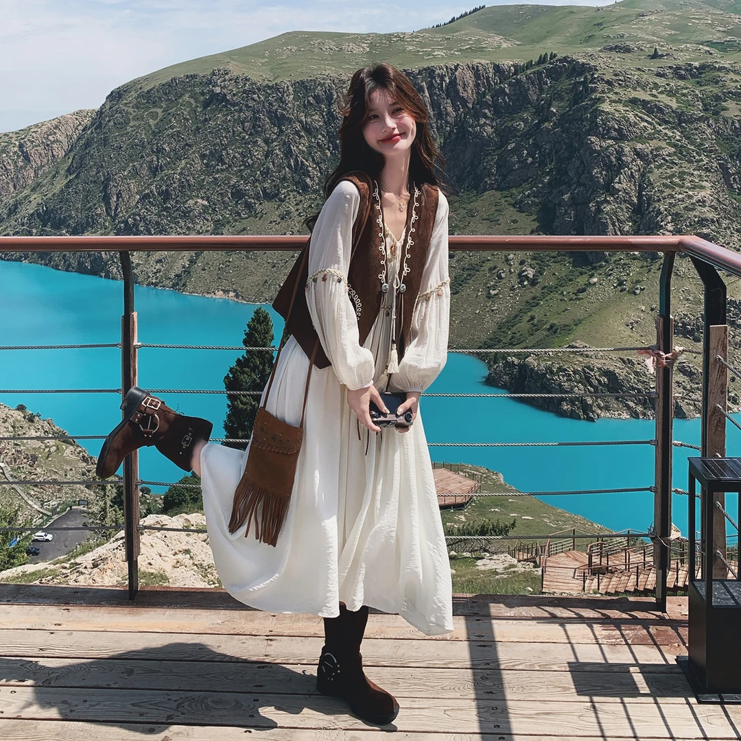 复古旅游穿搭游牧绣花马甲连衣裙套装女2025秋新款V领长裙两件套