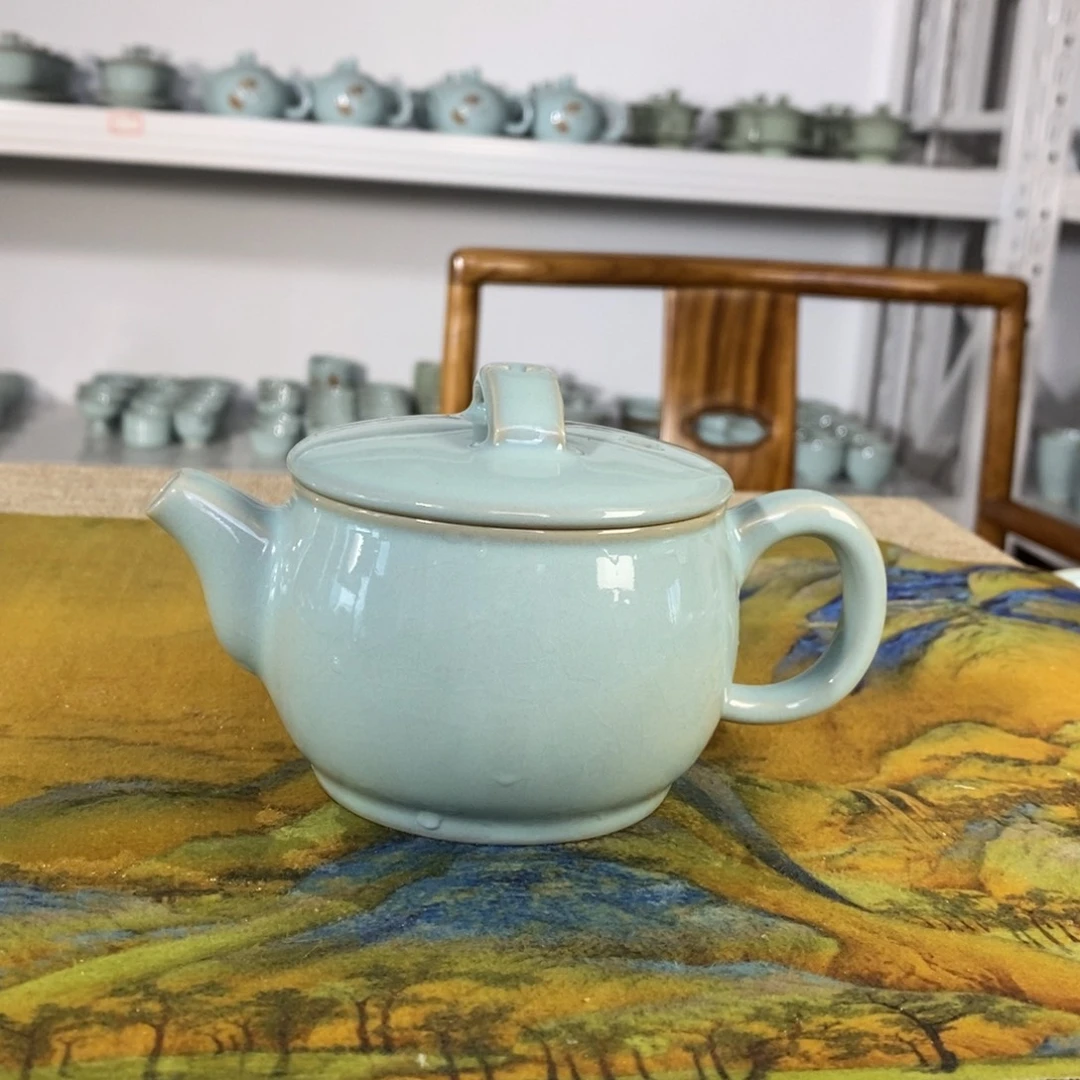 【闪购商品】天青汉瓦壶微微瑕。。。。。。