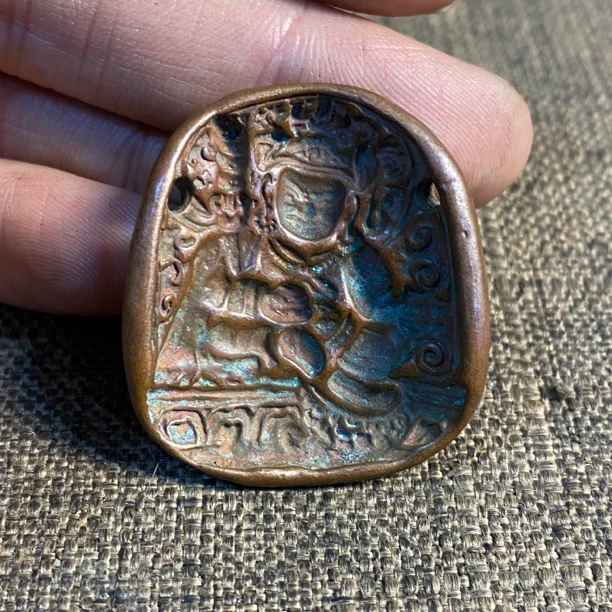 紫立马纯铜莲花生嚓嚓挂牌