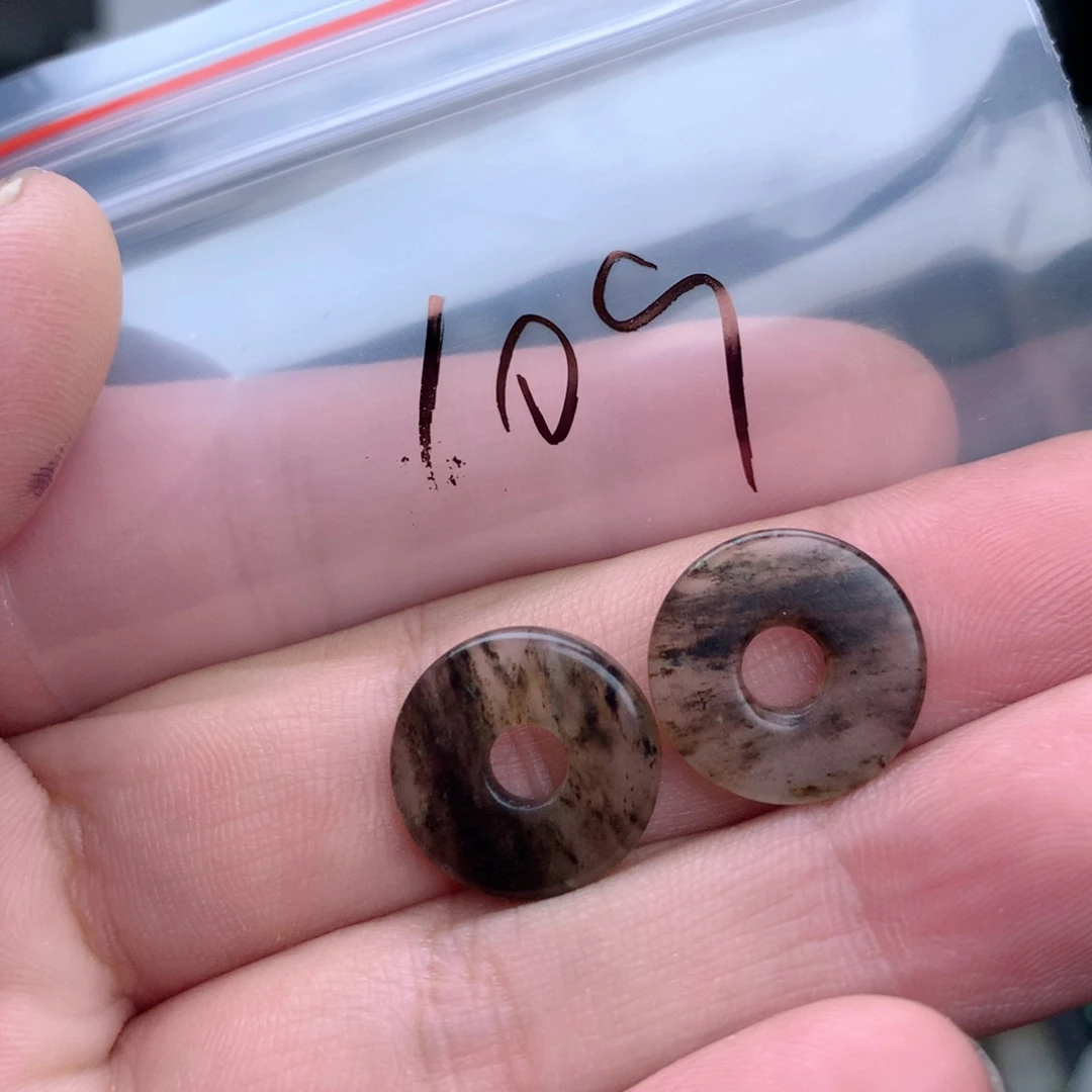 独山玉未镶嵌珠宝半成品