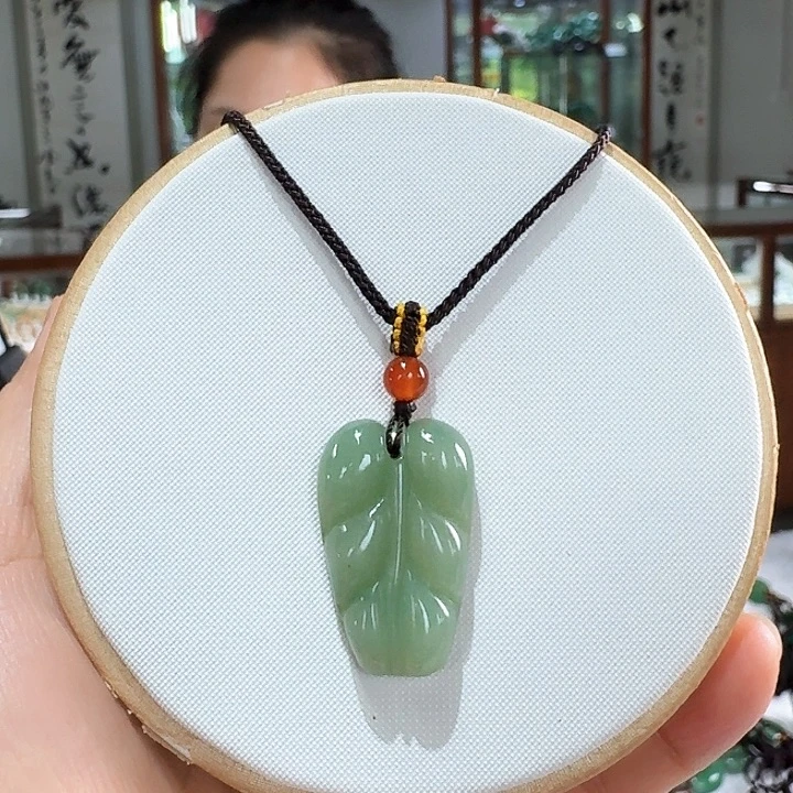 密玉(石英质玉)未镶嵌颈饰