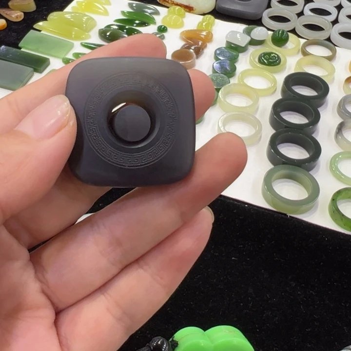 和田玉未镶嵌手串