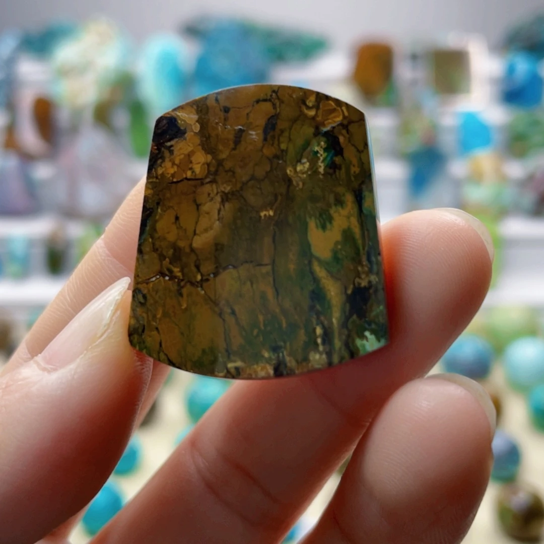 未镶嵌绿松石珠宝奇石