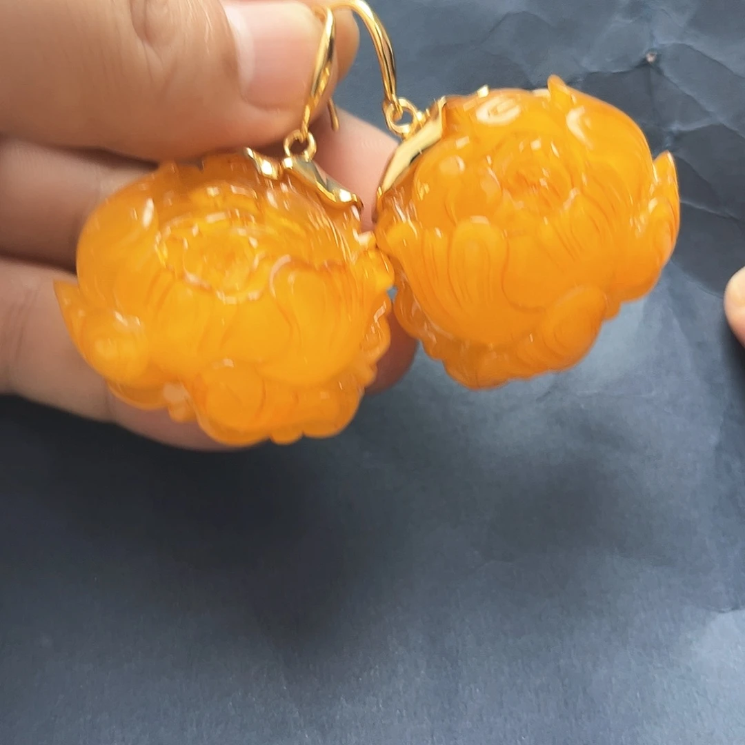 裸石琥珀未镶嵌耳坠