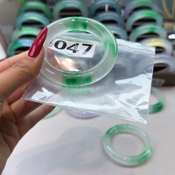 玉三*堇时尚飘花手镯047