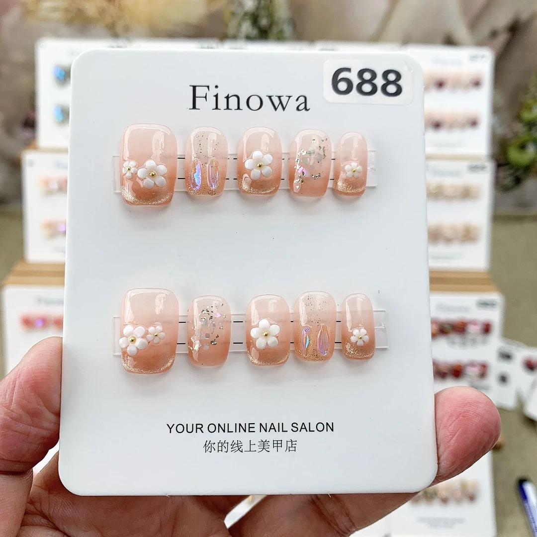 纯手工穿戴甲夏日显白气质温柔小花短款可拆卸光疗白色假指甲贴片