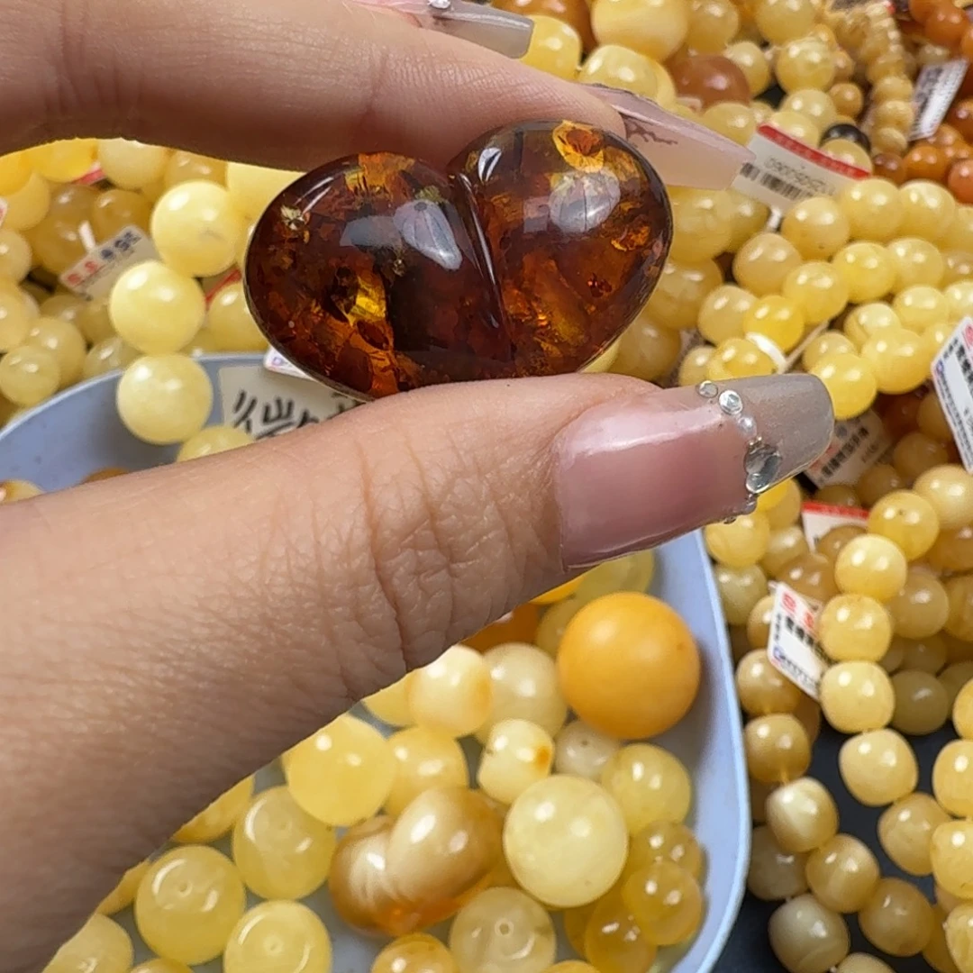 琥珀未镶嵌珠宝奇石