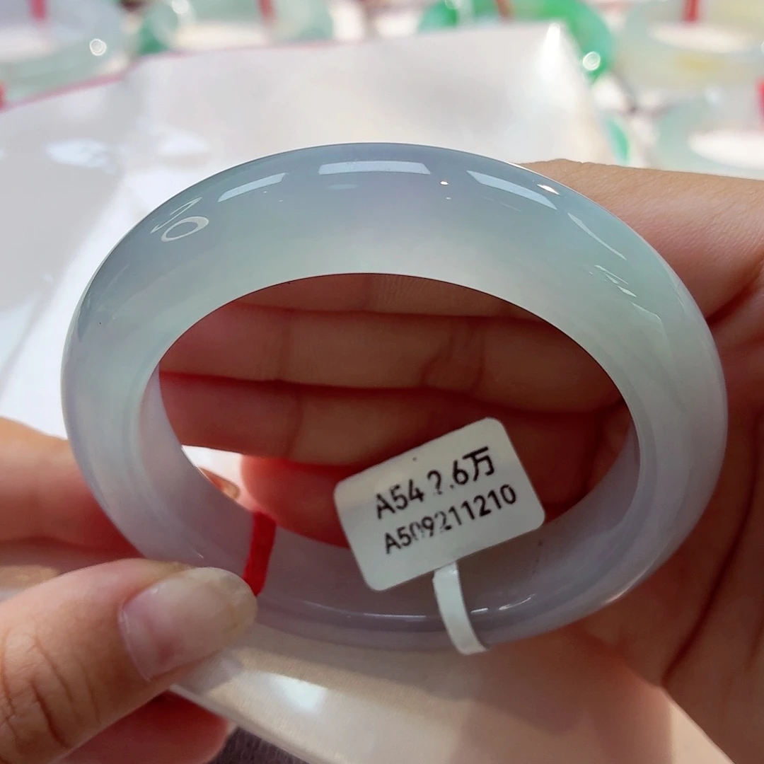 翡翠未镶嵌手镯68-16