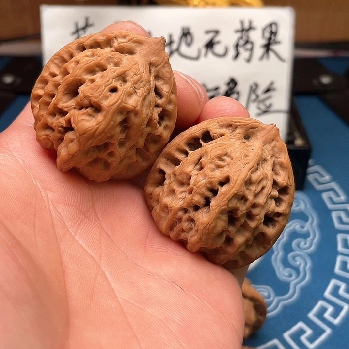 文玩核桃吊坠佛肚