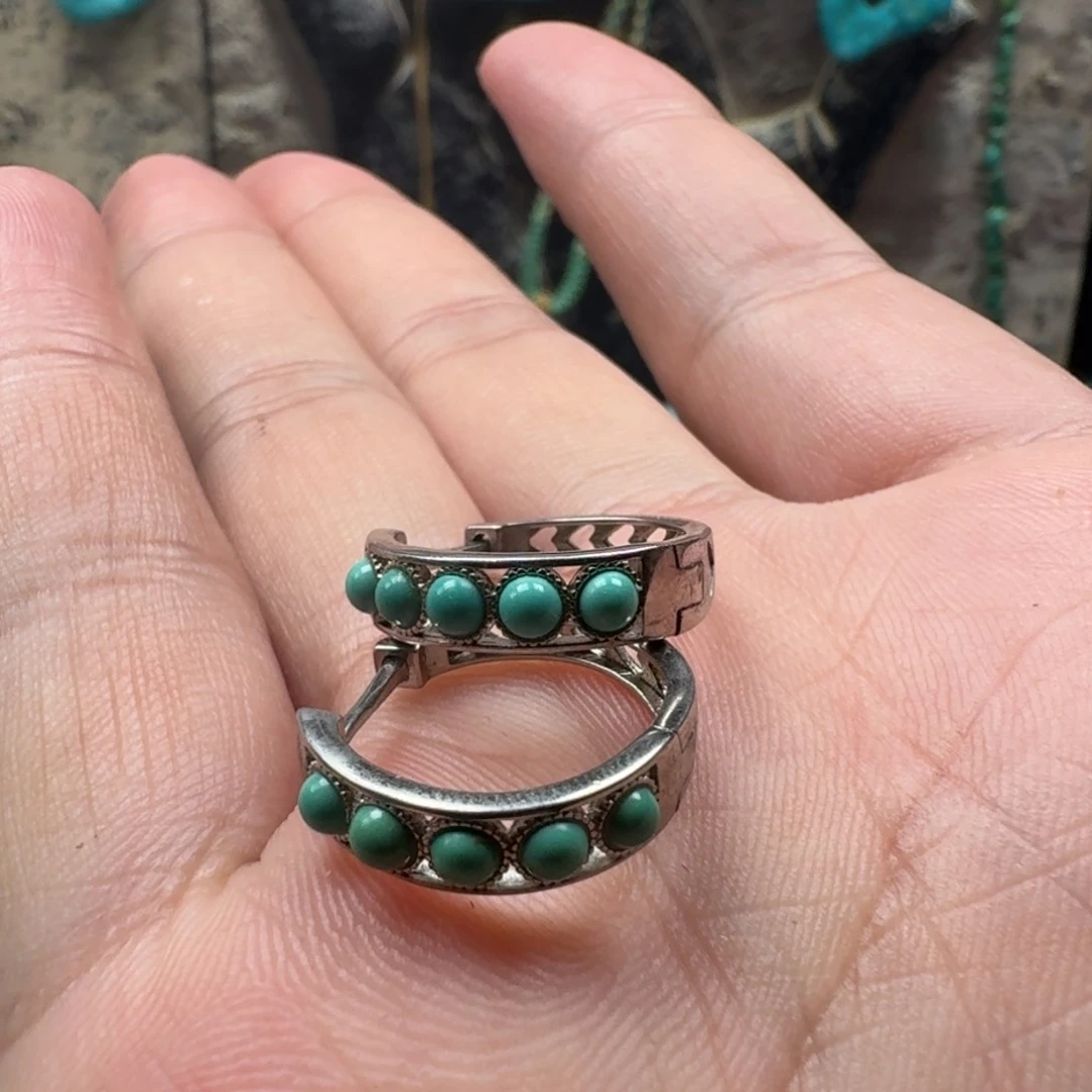 未镶嵌绿松石珠宝奇石