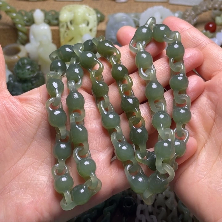 洒***家和田玉未镶嵌颈饰