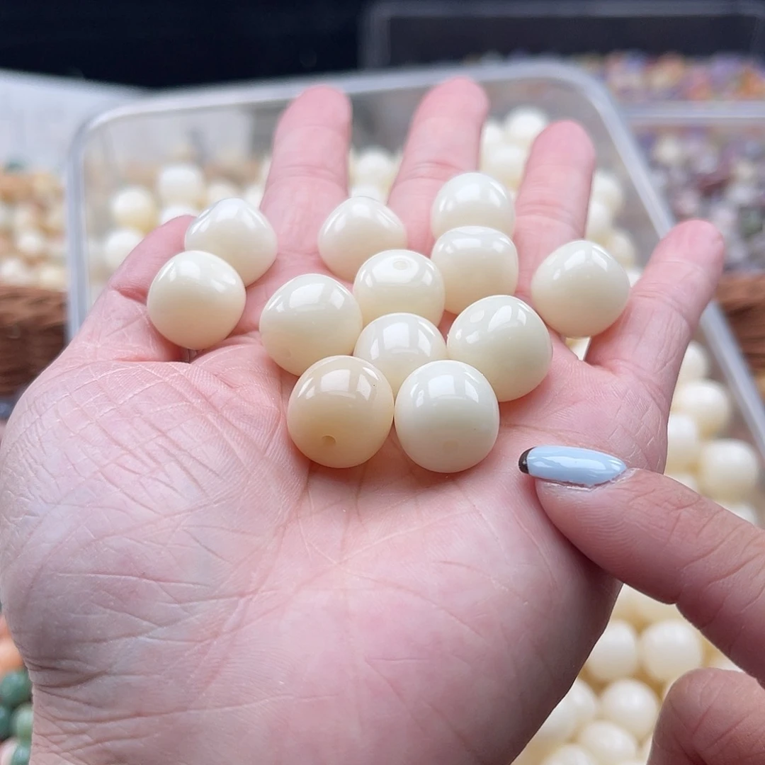 白玉菩提吊坠Q/14mm/55颗白色