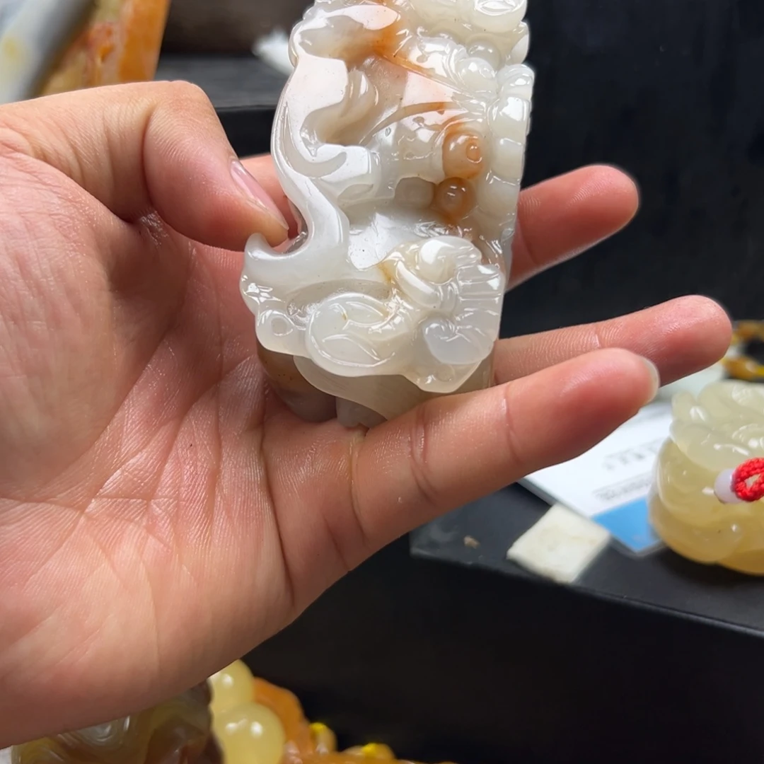 石英质玉（黄龙玉）未镶嵌黄龙玉