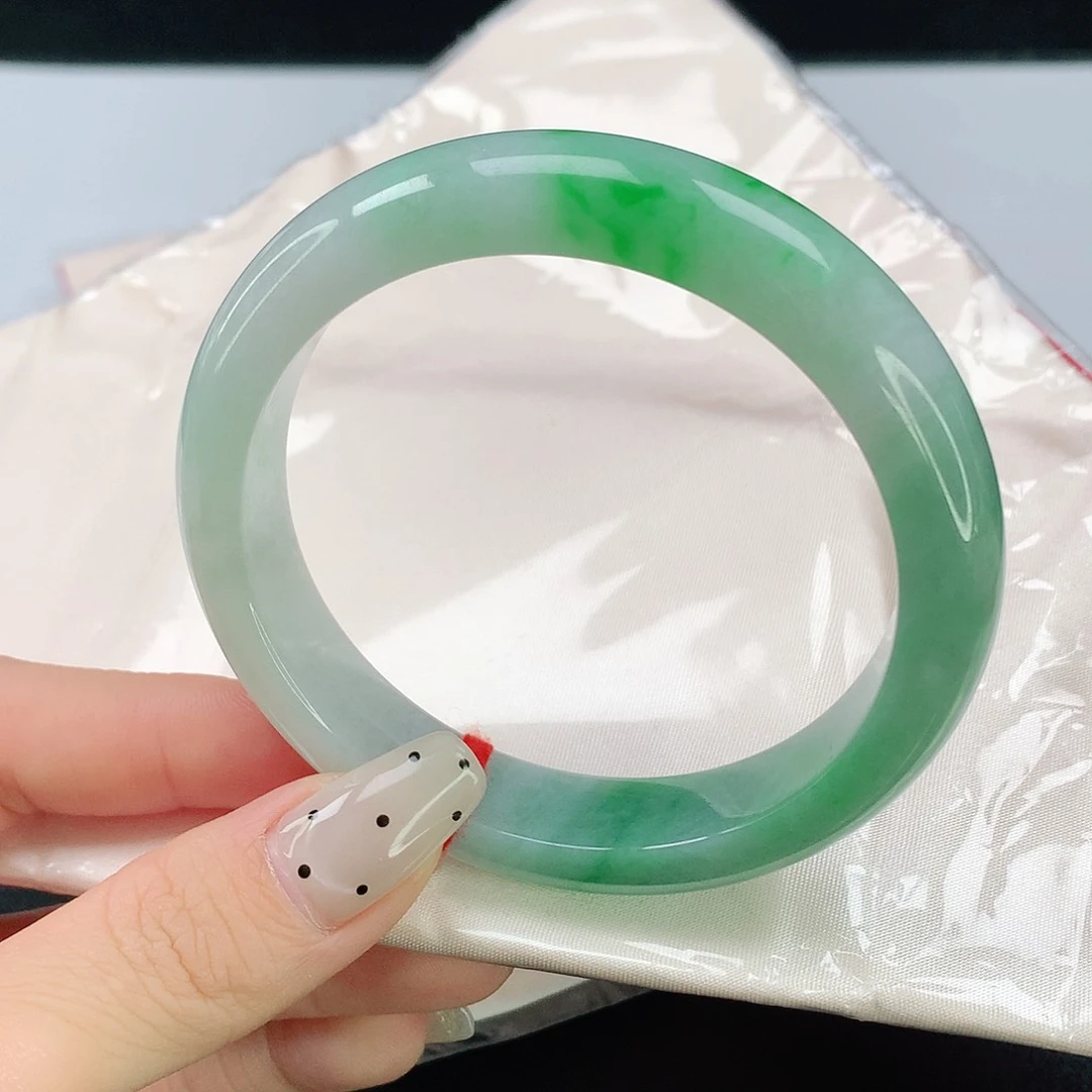 未镶嵌手镯翡翠658