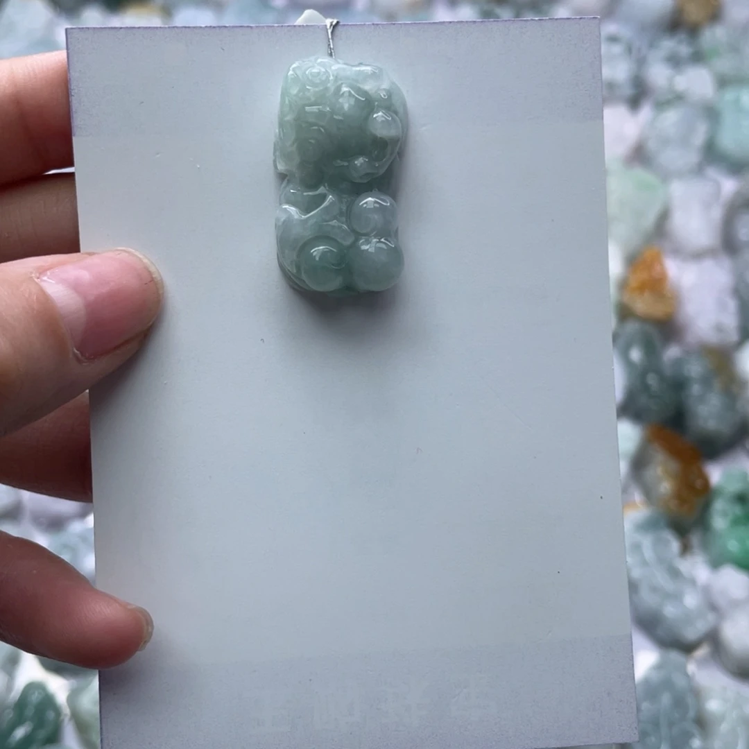 翡翠颈饰未镶嵌貔貅