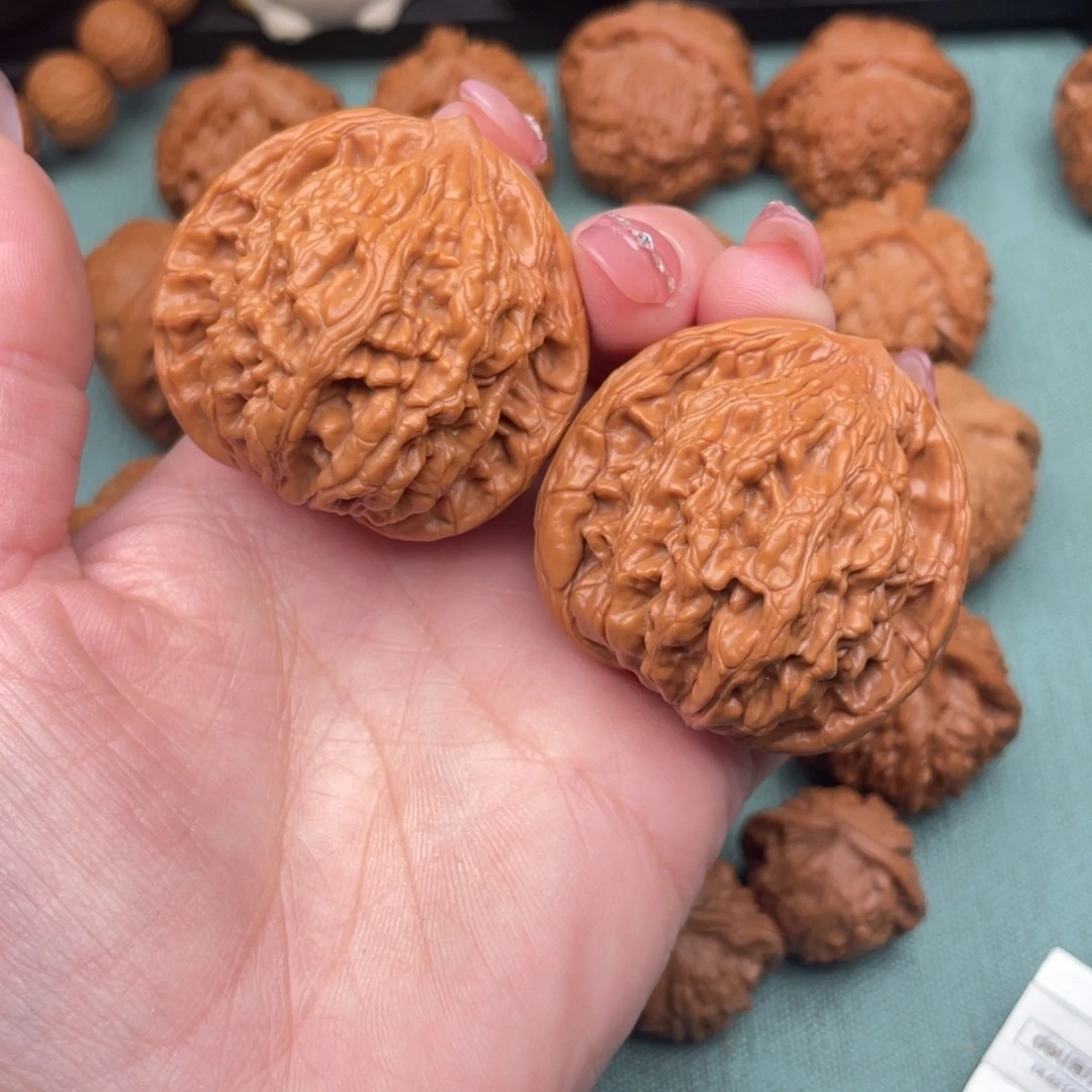 文玩核桃把件麦穗虎头43