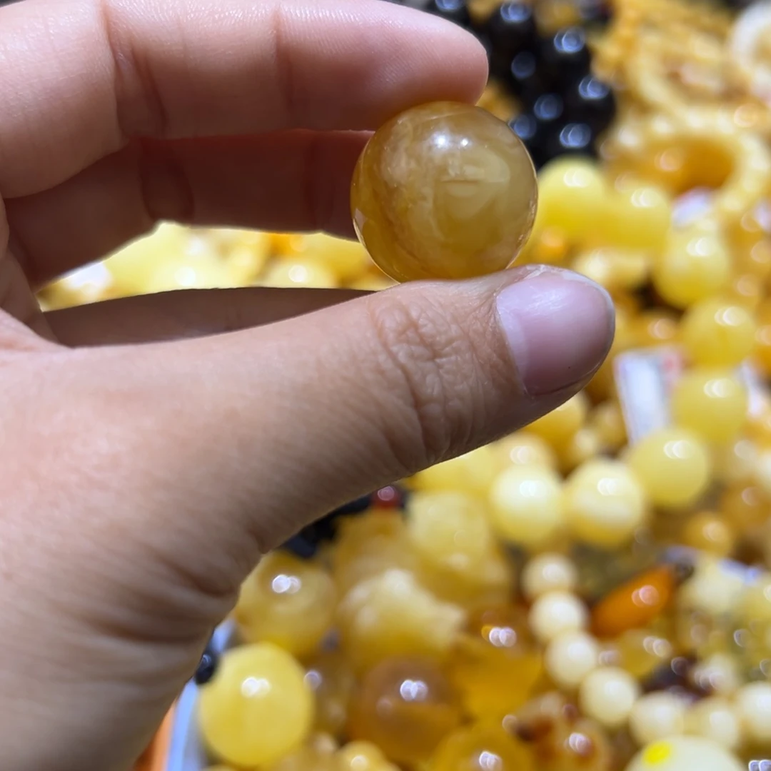 琥珀珠宝奇石未镶嵌