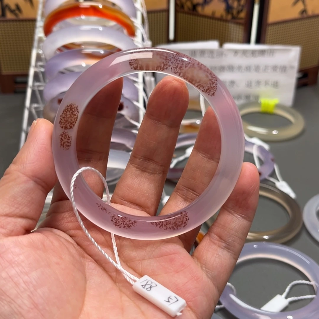 手镯玛瑙/玉髓未镶嵌57-14，卡灯牌漏10元