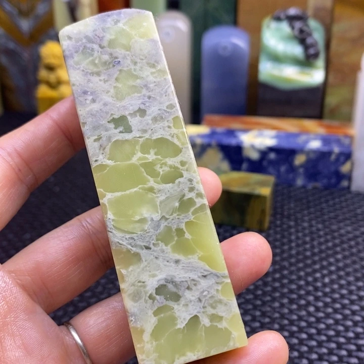 广东石行**潇青田石印章石