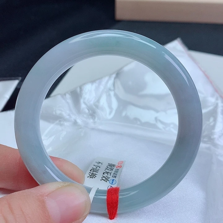 翡翠手镯未镶嵌54圈口