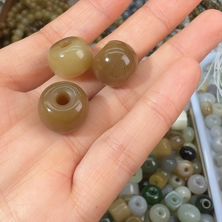 ****月和田玉（糖玉）未镶嵌颈饰拍3