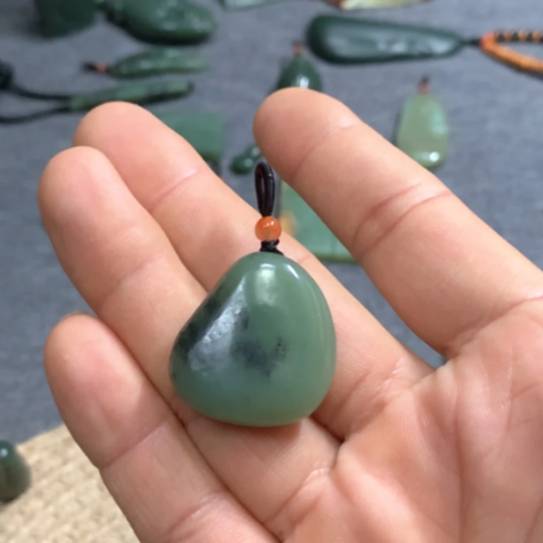 【闪购商品】颈饰未镶嵌岫岩老玉（透闪石质玉）
