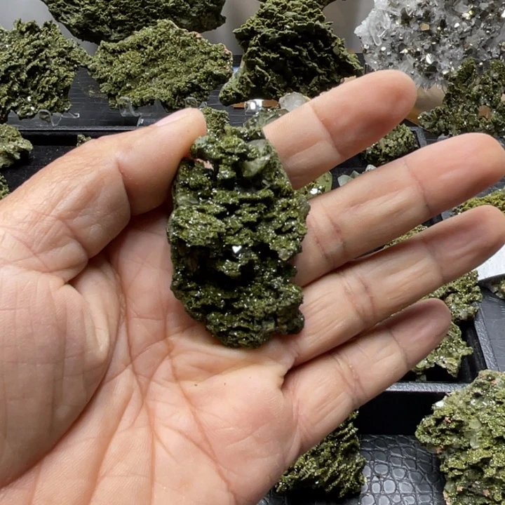 未镶嵌珠宝半成品水晶自***?