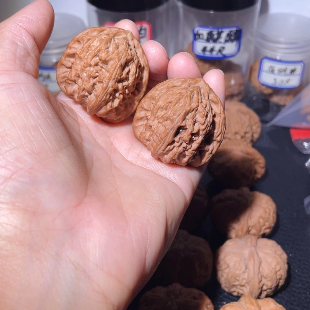 吊坠桃核37尺三角白