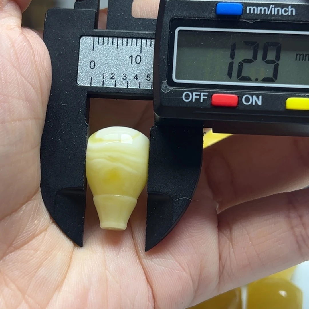 未镶嵌琥珀裸石三通