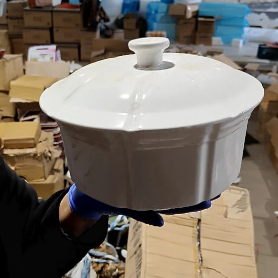 摆件盘子碗茶壶啥都有