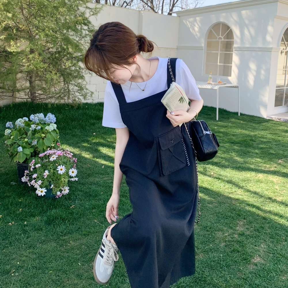 夏季减龄一整套穿搭高级感超火大方得体背带裙白色T恤两件套休闲