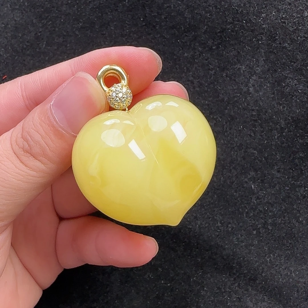 蜜蜡未镶嵌珠宝奇石