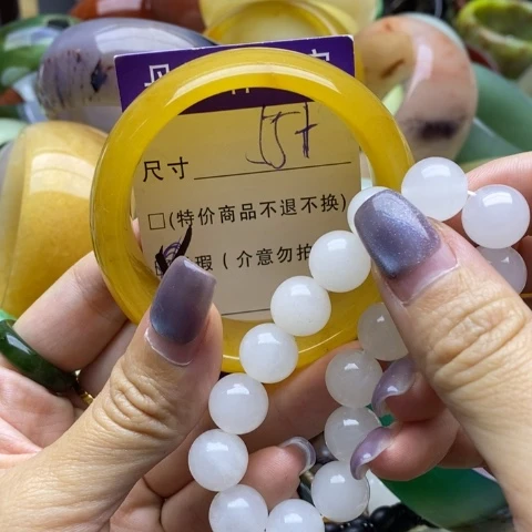 未镶嵌手镯石英质玉