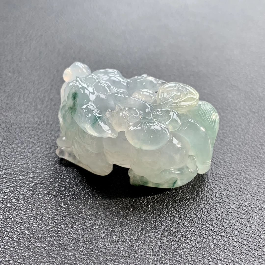 【貔貅】天然翡翠冰种飘花手工俏色巧雕貔貅大尺寸挂件手把件摆件