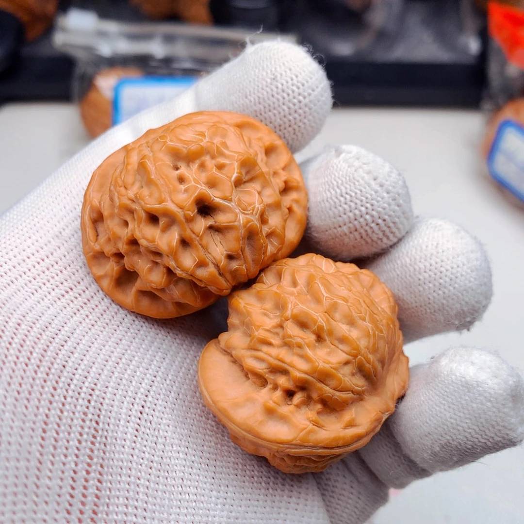 文玩核桃吊坠笑**低核王