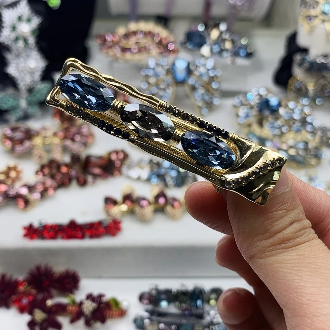 仿水晶合金鸭夹六
