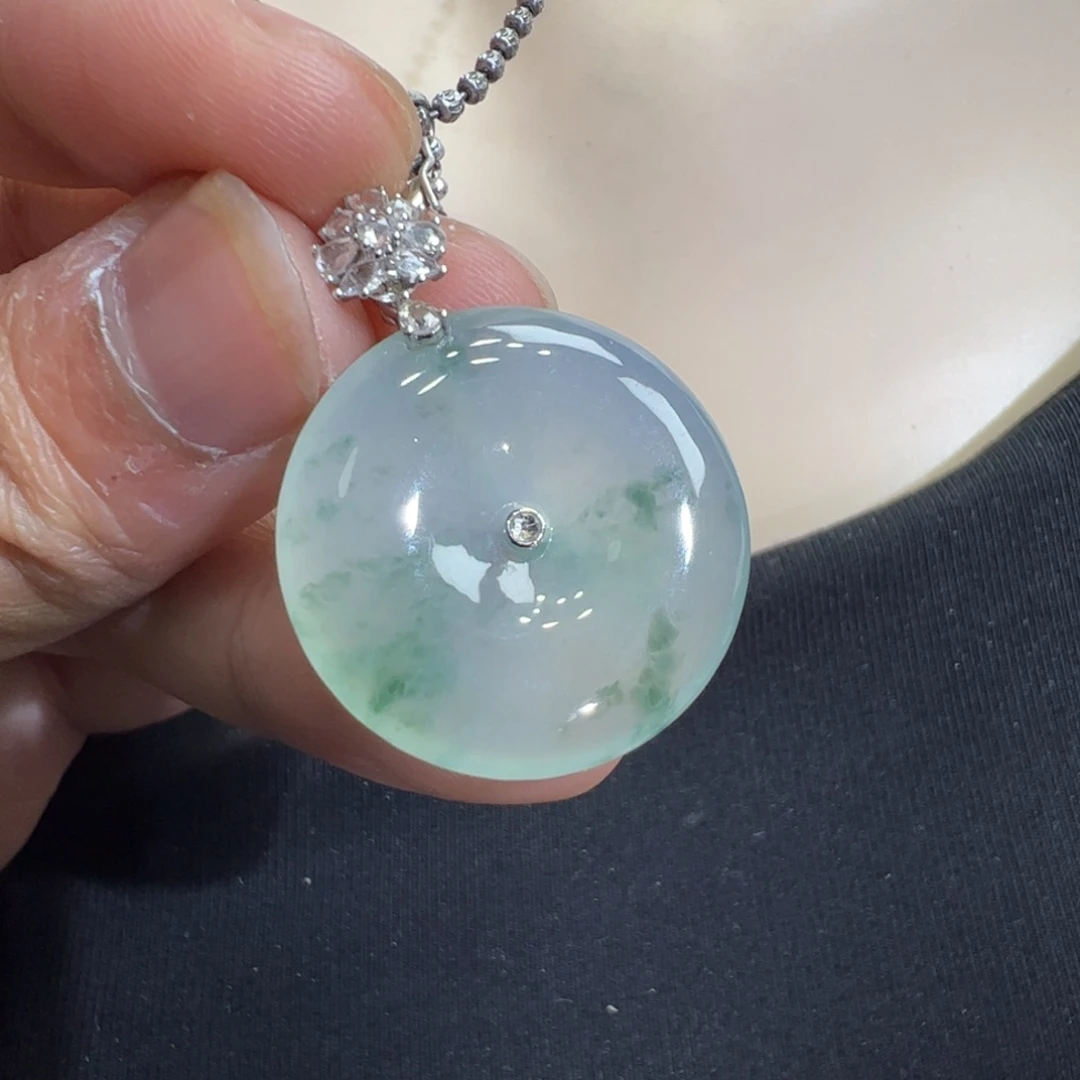 翡翠吊坠(不含链)18K金镶嵌