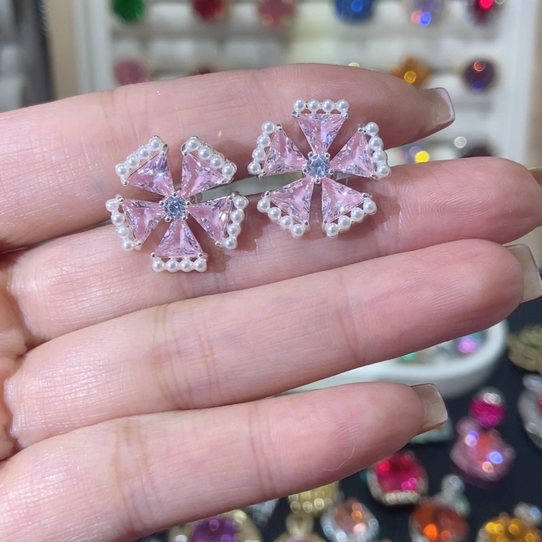 66锆石（处理）耳钉