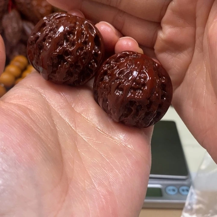 文玩核桃手串磨盘