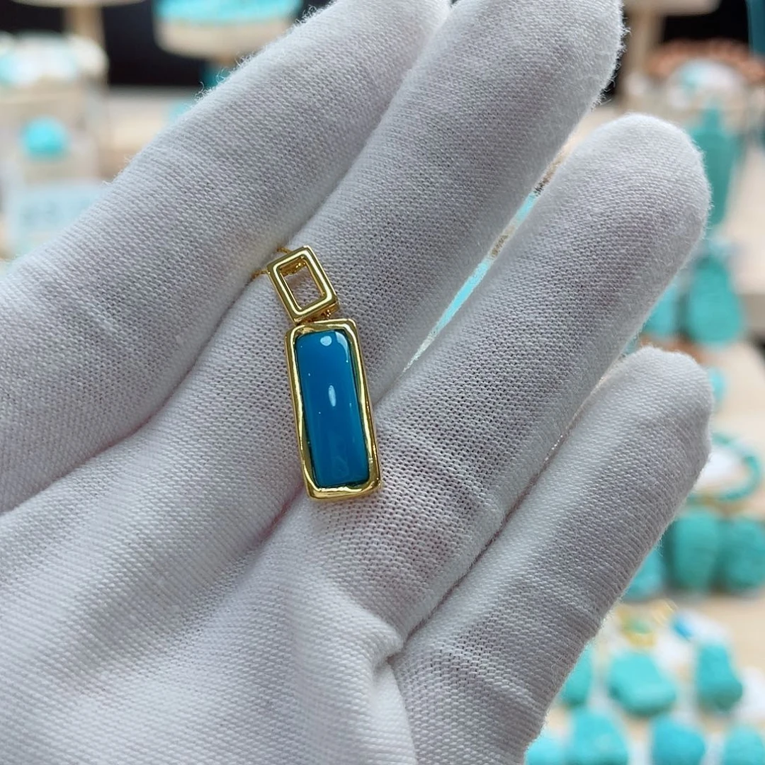 18K金镶嵌绿松石珠宝奇石