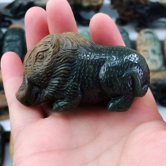 未镶嵌岫岩河磨玉（透闪石质玉）把件