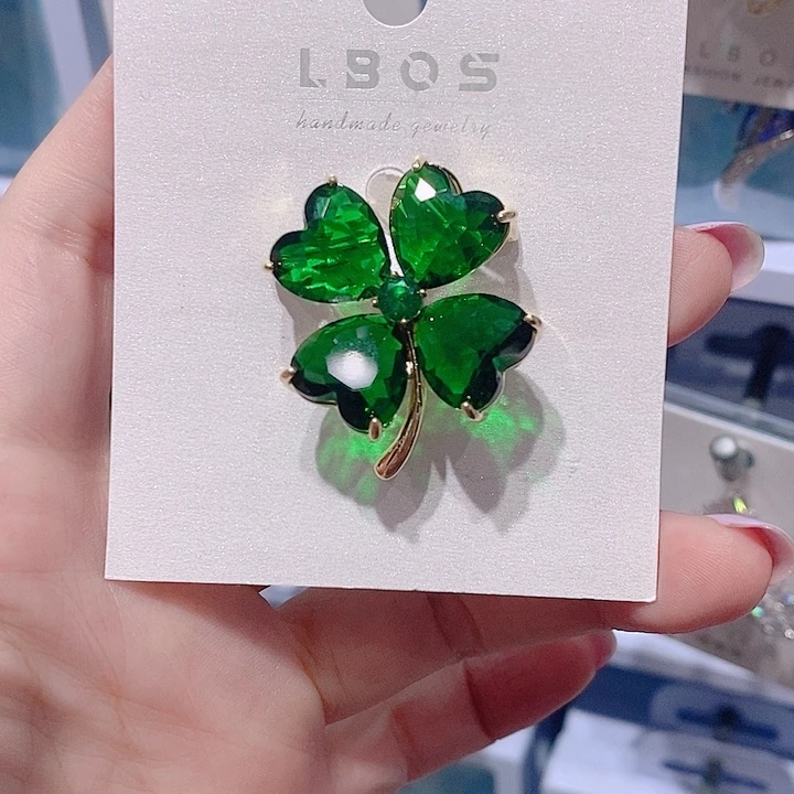 锆石铜合金四叶草胸针
