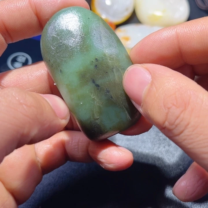 和田玉未镶嵌珠宝奇石