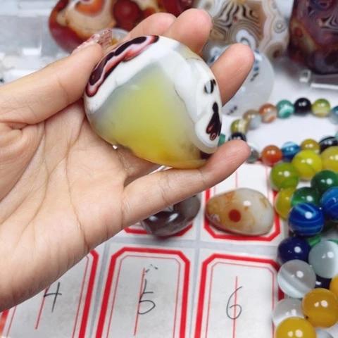 玛瑙/玉髓耳饰未镶嵌凯