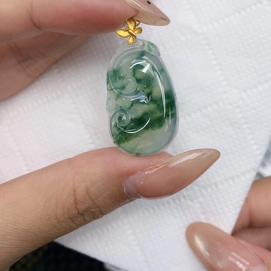 颈饰18K金镶嵌翡翠