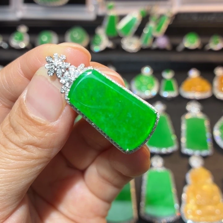 翡翠18K金镶嵌吊坠(不含链)翡翠