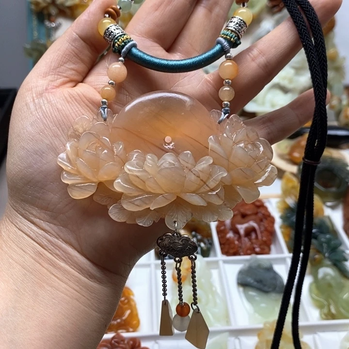 未镶嵌蛇纹石玉颈饰